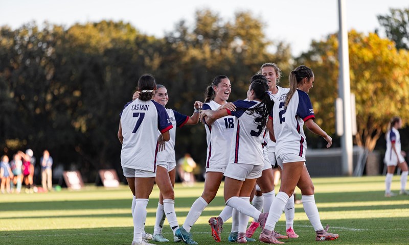 Personal Digest: Big 12's surge: 5 teams in top‑25 poll