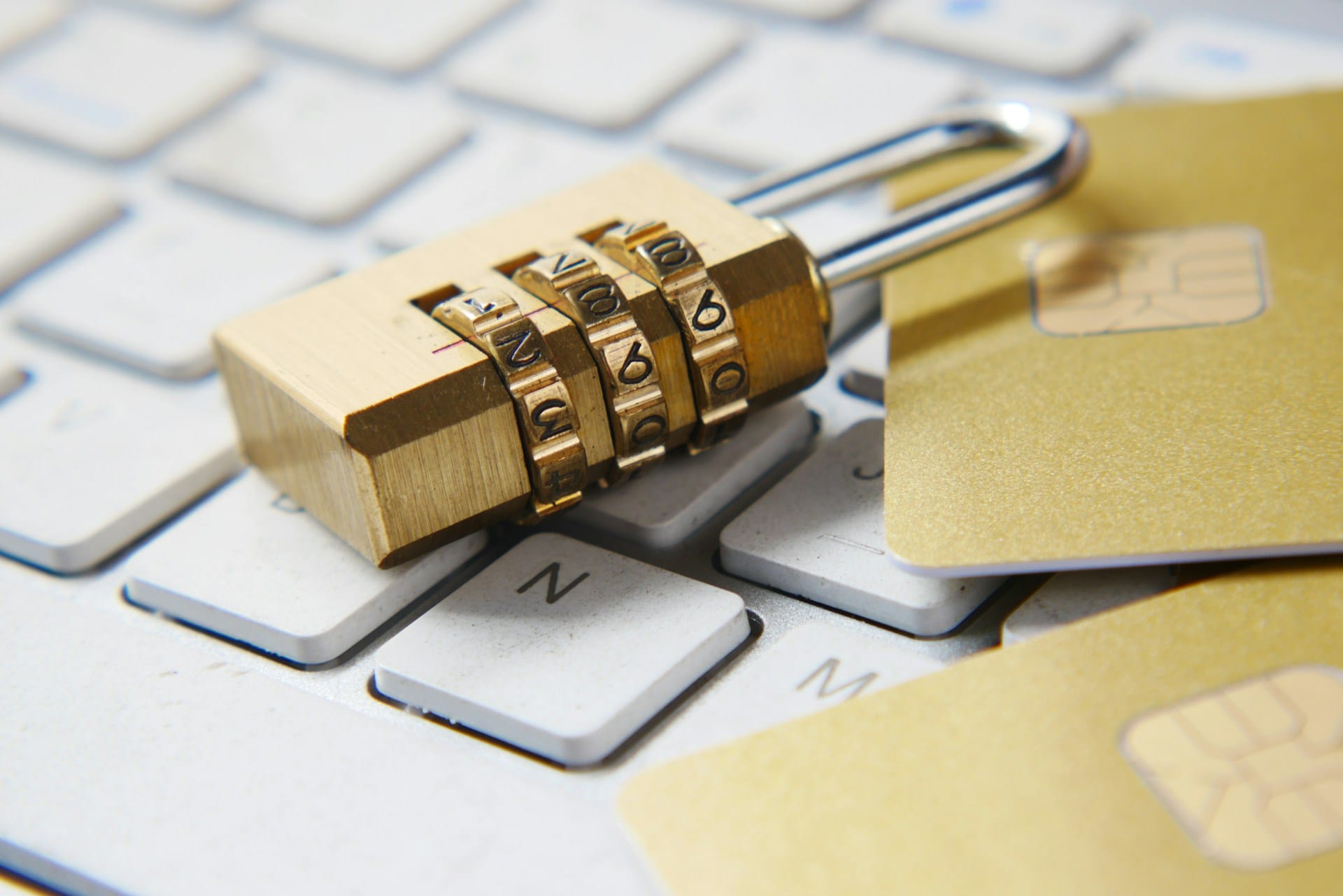 Personal Digest: 5.67M Qantas Records Exposed — CRM Trust Shaken