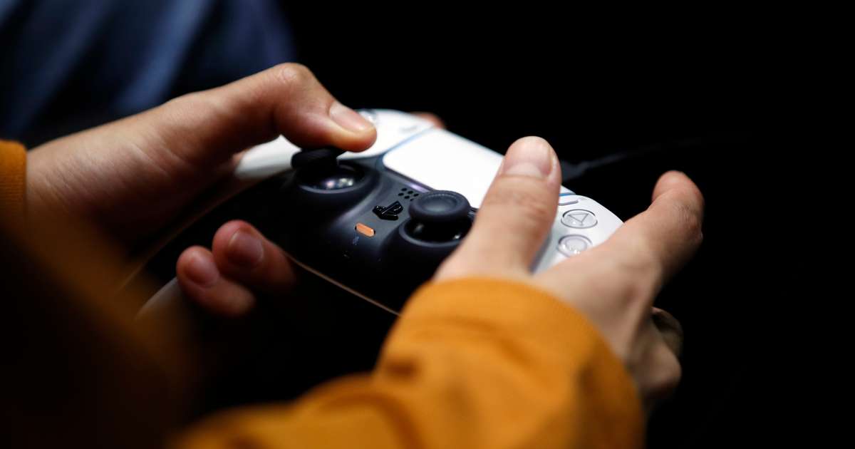 Personal Digest: PlayStation discs face extinction by 2028