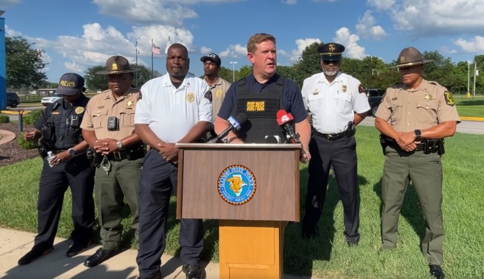 Personal Digest: Teen suspects in mass shooting leave five dead