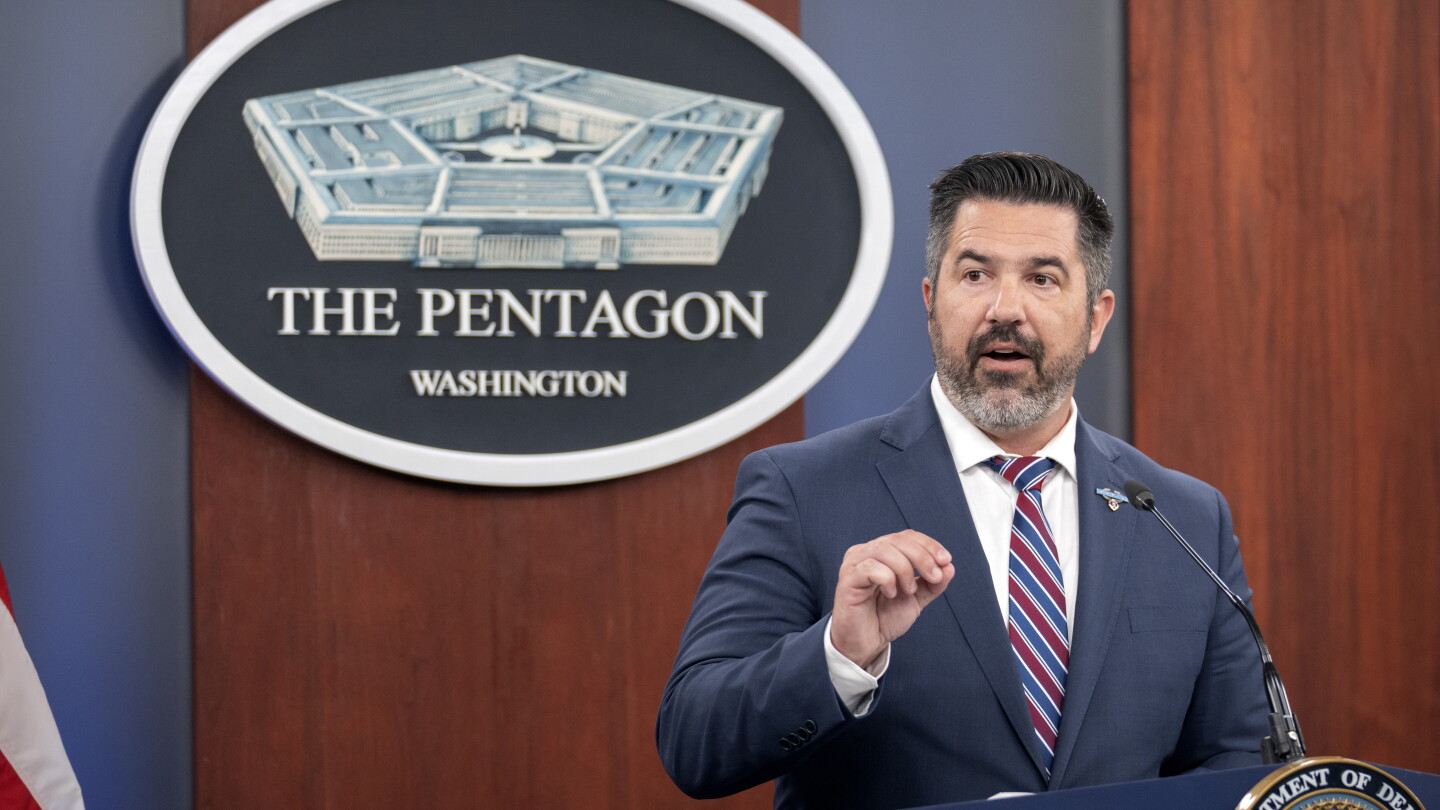 Personal Digest: Pentagon ousts Stars and Stripes leaders